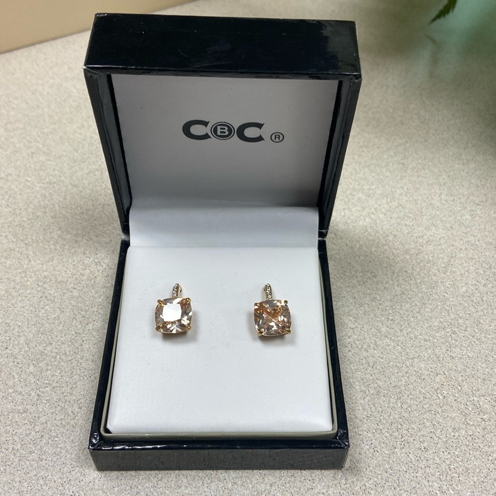 ❤️CBC EARRINGS ❤️GOLD COLOR WITH FAUX STONES ❤️